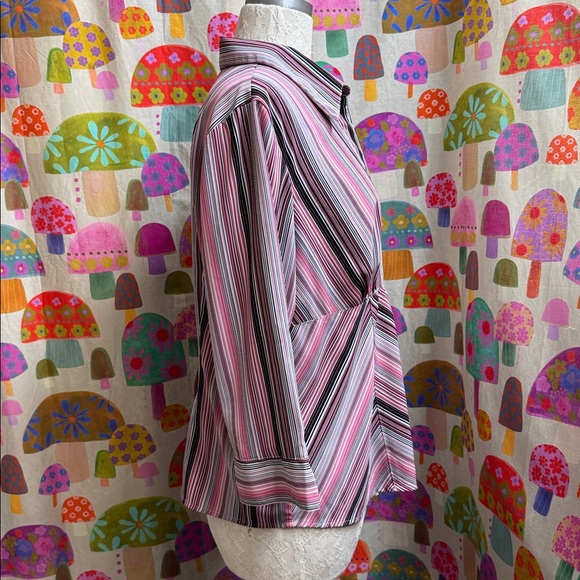 Blue Diamond Stretch 3/4 Sleeve Button Down Blouse. Large - Picture 4 of 12